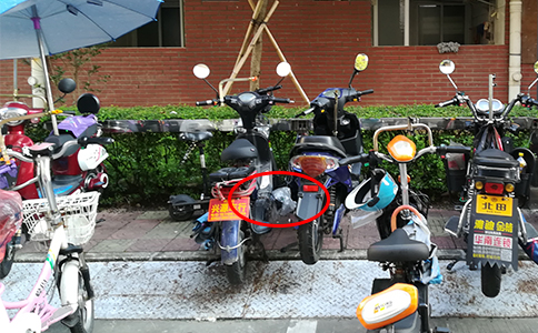 裹上塑料袋，就以为电瓶车就能防水安全充电了吗？