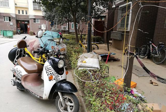 电瓶车共享充电桩：电瓶车&ldquo;飞线充电&rdquo;需疏堵结合